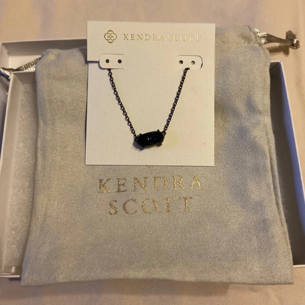 NWT KENDRA SCOTT Drusy necklace